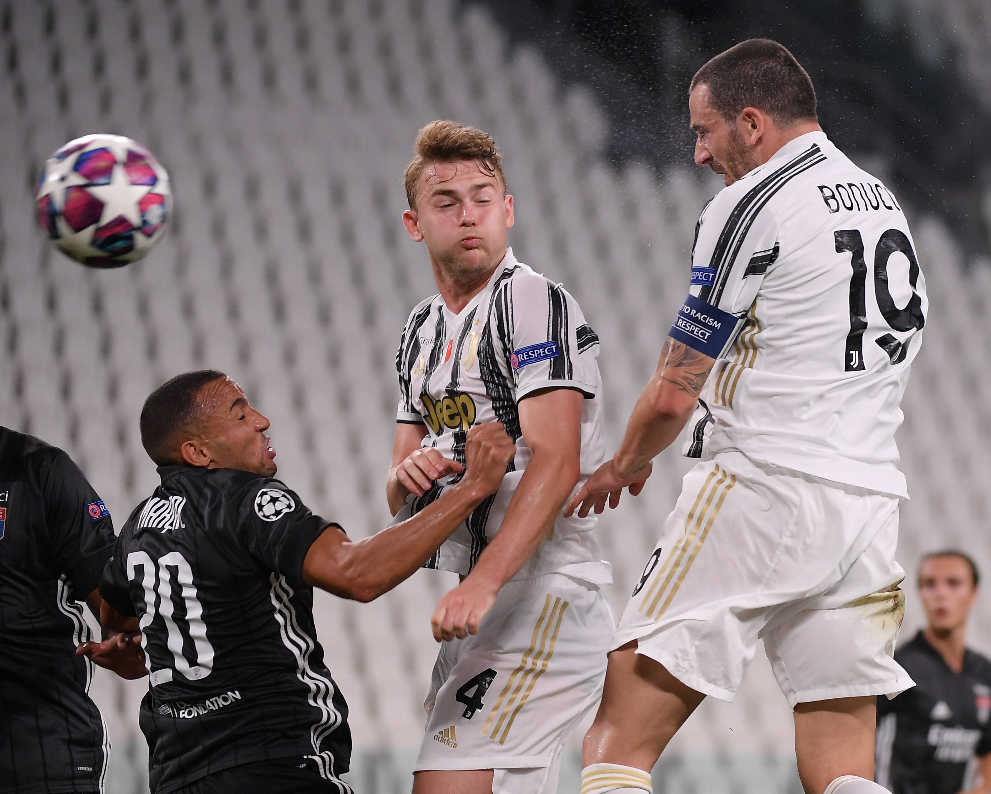 九游体育官网-包含法甲赛程吃紧，尤文图斯集结日队长鼓劲，话题不断，赛程密集仍需轮换的词条